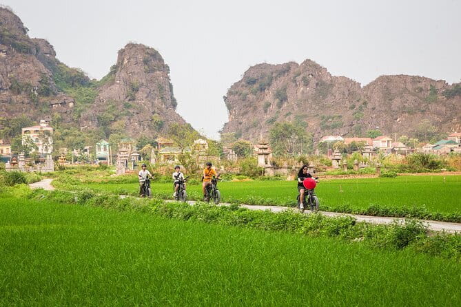 Ninh Binh E-Bike Tour -Secret Landscapes Tam Coc Countryside plus - Starting at Vietnam E-Bike Travel in Văn Lâm