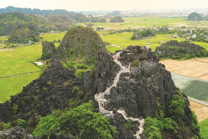 Ninh Binh Full-Day Small Group of 9 Guided Tour from Hanoi - Vietnamese lunch between the morning and afternoon stops