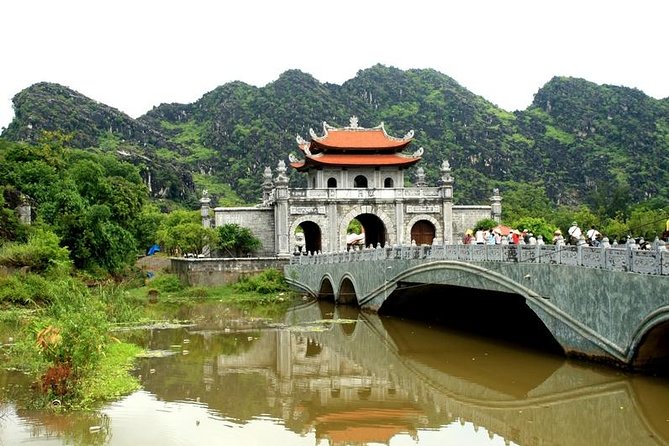 Ninh Binh Highlights Hoa Lu/Bai Dinh-Trang An/ Tam Coc- Mua Cave - The guides make a real difference