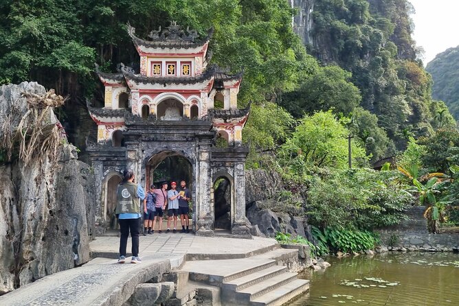 Ninh Binh HIGHTLIGHT & HIDDEN GEM Tour From Hanoi: Skip-The-Line - The boat through Tam Coc or Trang An