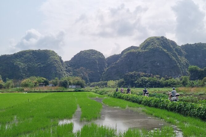 Ninh Binh HIGHTLIGHT & HIDDEN GEM Tour From Hanoi: Skip-The-Line - Bich Dong Pagoda in the mountains