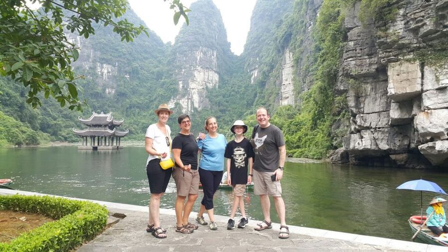 Ninh Binh: Hoa Lu, Trang An and Mua Caves Hiking Day Trip - Hoa Lu, Vietnam’s former capital