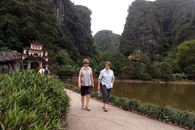 Ninh Binh Luxury Day Tour by Limousine- Small Group- All included - Lunch, water, and what the $89 price covers