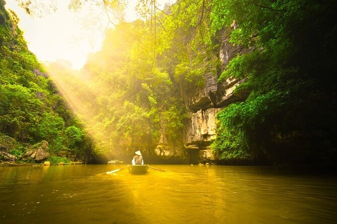 Ninh Binh Private Day Tour: Mua Cave, Tam Coc, Hoa Lu All Include - The private car makes the schedule manageable