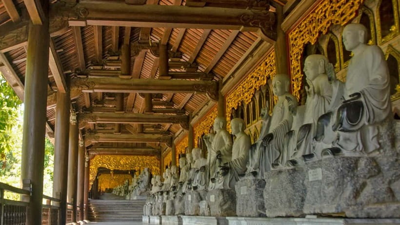 Ninh Binh Private Tour: Bai Dinh-Trang An/Tam Coc-Mua Cave - Climbing Ngoa Long Mountain to Mua Cave