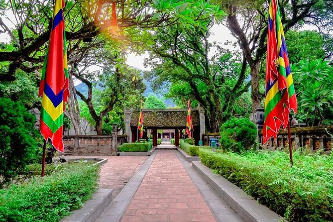 Ninh Binh Tour: Deluxe & Small Group Tam Coc Hoa Lu - Boat, Biking, Buffet Lunch - Vietnamese buffet lunch and a useful pause