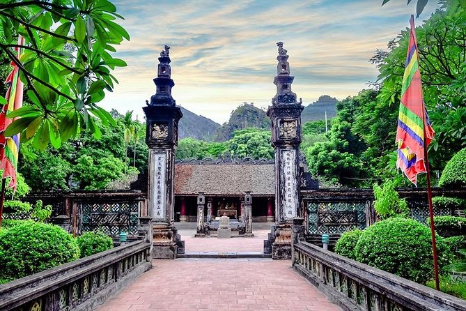 Ninh Binh Tour: Deluxe & Small Group Tam Coc Hoa Lu - Boat, Biking, Buffet Lunch - Weather, fitness, and small irritations