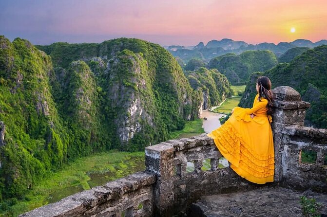 Ninh Binh Tour from Hanoi for 6-9 Pax/tour by DCar Limousine - The ride from Hanoi in a DCar Limousine