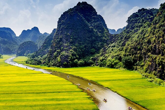 Ninh Binh: Trang An, Bai Dinh, Hoa Lu, Mua Cave, Small Group Tour - Bai Dinh Pagoda at 10:30 am: Scale over quiet detail