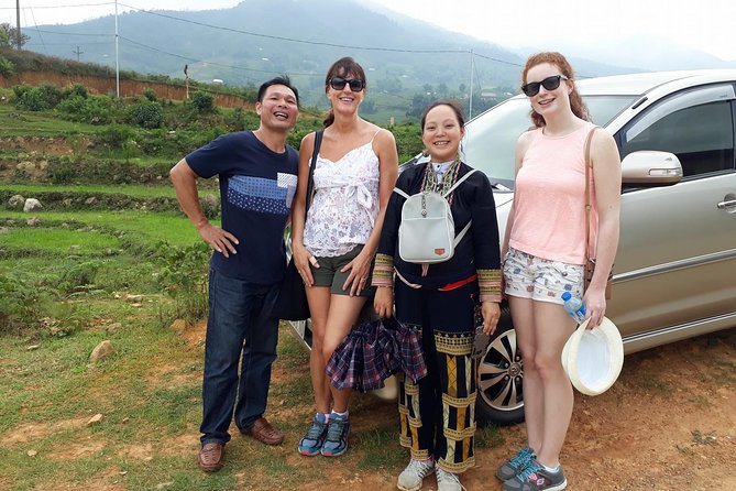 Nội Bài International Airport Private Transfer to city centre - Meeting your driver at Terminal 2