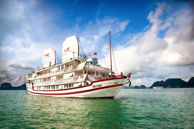 (Official) Signature Royal Cruise - 02 days 01 night program - Tai chi at 06:30, with tea and coffee
