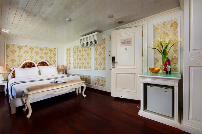 (Official) Signature Royal Cruise - 03 days 02 nights program - Day 2: a full day on a separate boat