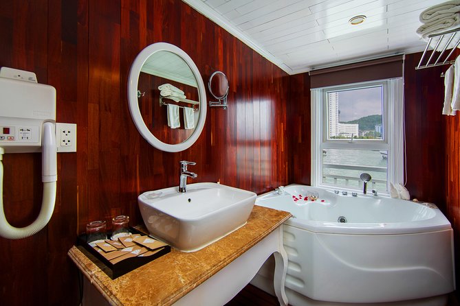 (Official) Signature Royal Cruise - 03 days 02 nights program - Sunset, happy hour, and Vietnamese cooking