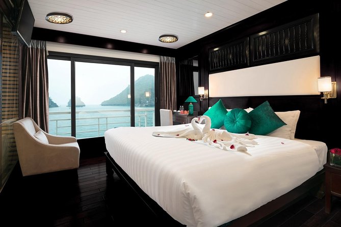 Overnight Luxury 5 Star Alisa Cruise with Meals, Kayak or Bamboo Boat - Afternoon one: islands, caves, and your first choice
