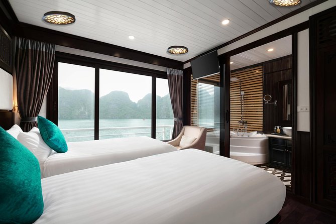 Overnight Luxury 5 Star Alisa Cruise with Meals, Kayak or Bamboo Boat - Who will get the most from this cruise