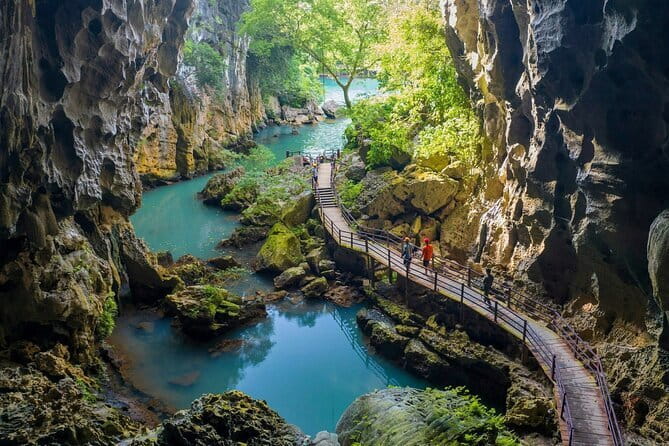 Paradise Cave & Dark Cave 1 Day - Deluxe Small Group - Key points at a glance