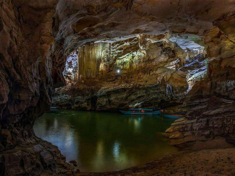 Phong Nha/Dong Hoi: Phong Nha Cave and Paradise Cave Tour - Lunch in Phong Nha National Park