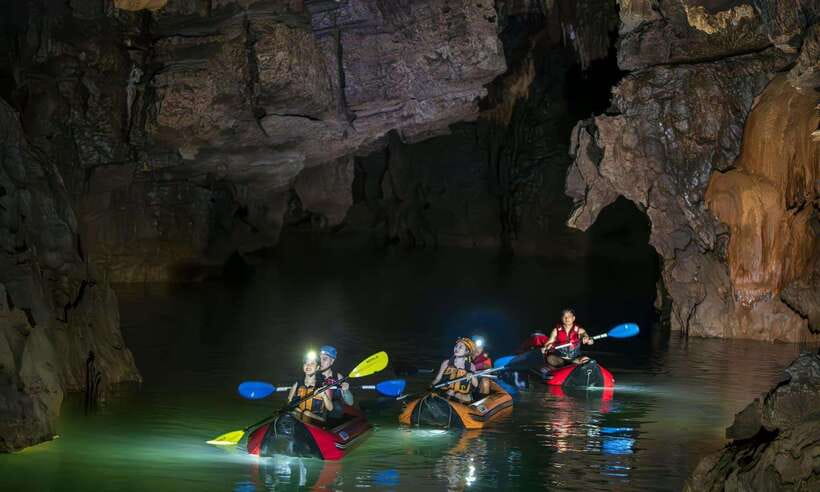 Phong Nha: Phong Nha Cave Expedition 4.5 km by Kayak - Picnic lunch in the cave