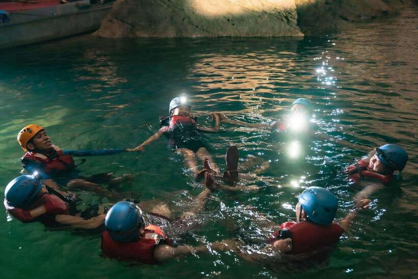 Phong Nha: Phong Nha Cave Expedition 4.5 km by Kayak - How challenging is the route?