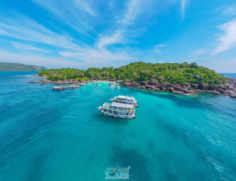 Phu Quoc: 3 Island Tour by Boat with Guide - Xuong or Buom Island: the first coral stop