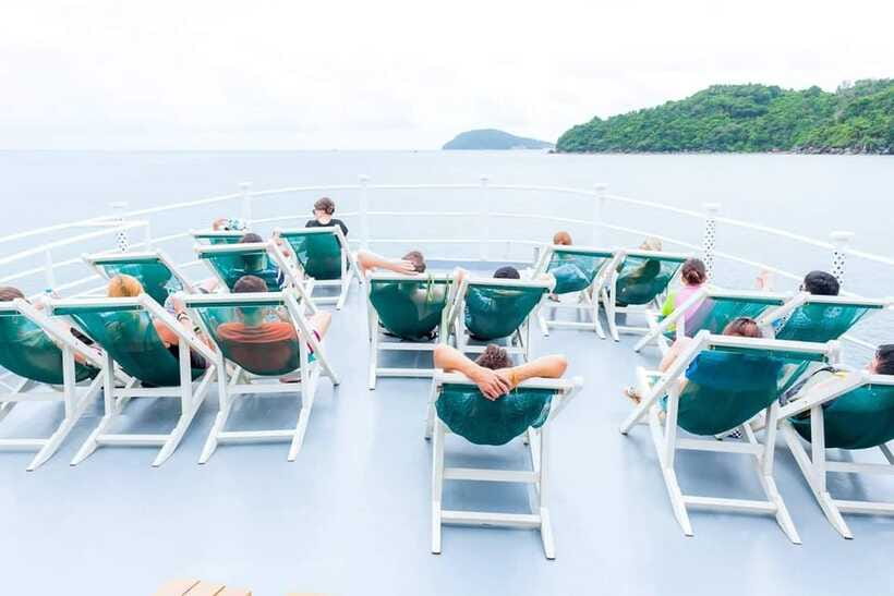 Phu Quoc: Cable Car Ride and 3 Islands Boat Tour with Lunch - May Rut Trong: beach time, drinks, and water sports