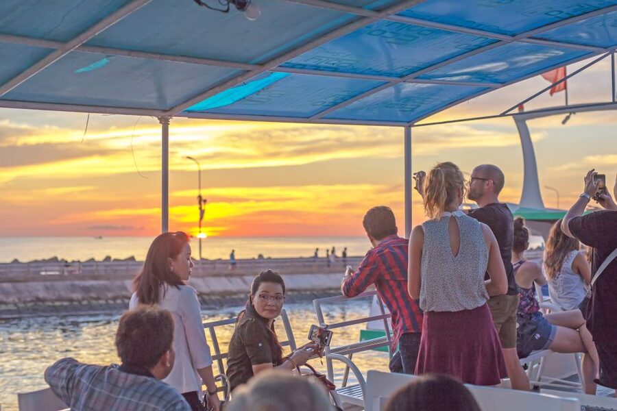 Phu Quoc Sunset and Night Squid Fishing with Dinner - How the season changes the experience