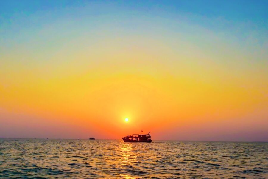 Phu Quoc Sunset and Night Squid Fishing with Dinner - Pickup from Duong Dong between 16:45 and 17:00
