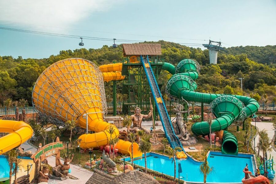 Phu Quoc: Sunworld Hon Thom Nature Park Entry Ticket - Riding the cable car from An Thoi to Hon Thom