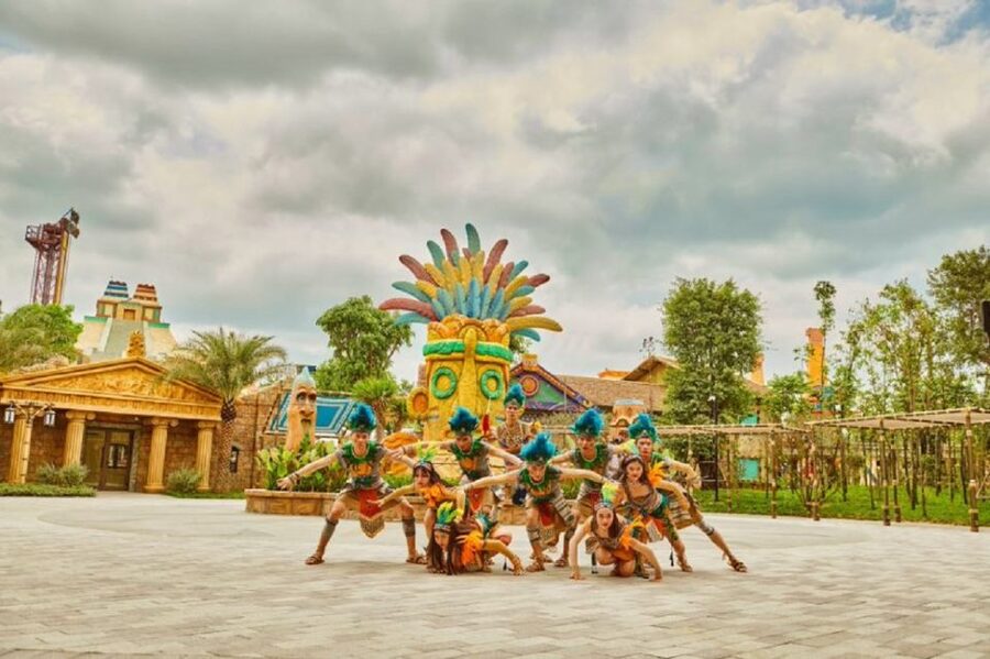 Phu Quoc: VinWonders Entry Ticket with Optional Safari - Food, drinks, and shopping inside the park
