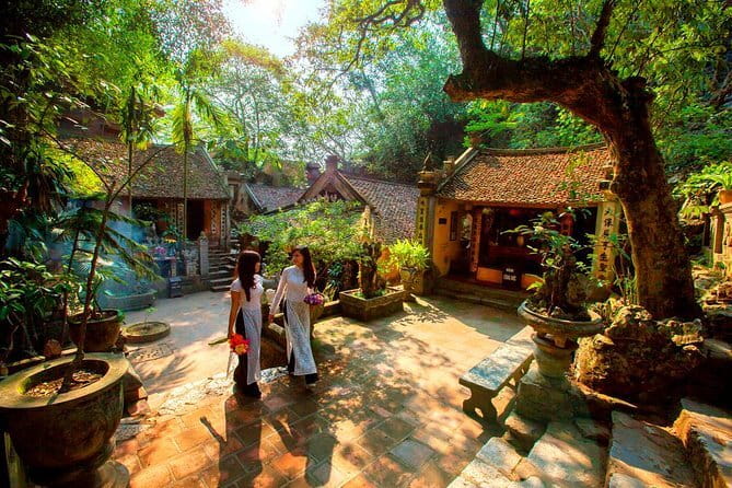Private Full-Day Tour to Halong Bay from Hanoi - Ti Top Island and the crowded beach question