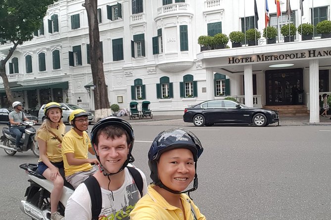 Private Hanoi Motorbike Sightseeing and Food Tour - West Lake and Hanoi’s Northern Gate