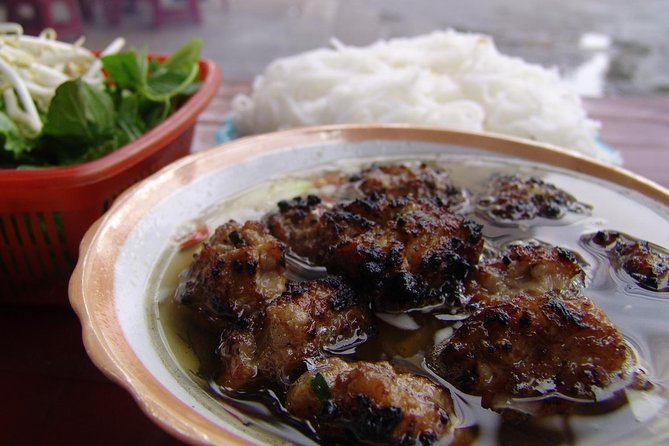 Private Hanoi Street Food Walking Tour With Real Foodie - What the food selection may look like