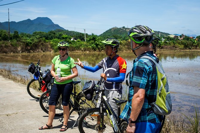 Private Hoi An to My Son Sanctuary Full-Day Bike Tour - Fruit, coffee, and a useful break