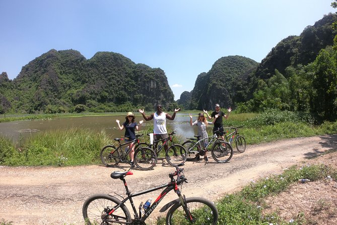 Private luxury - Mua Cave - Trang An - Bich Dong 1 Day From Hanoi - Leaving Hanoi in the morning