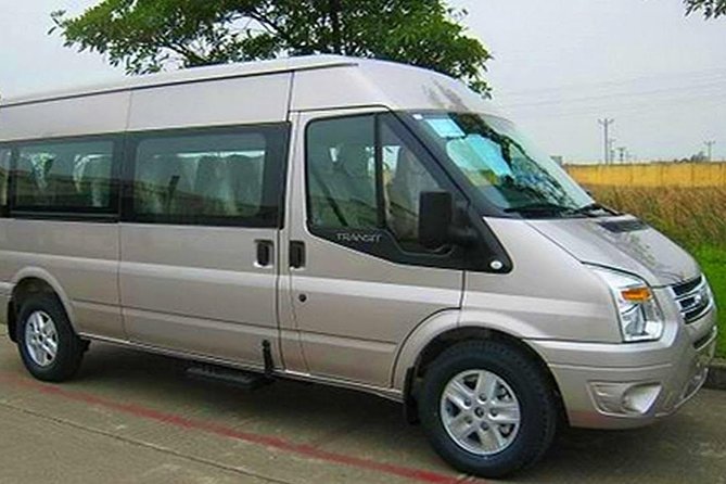 Private transfer between Hanoi Airport (HAN) and Hanoi Old Quarter - The 45-minute drive into Hanoi’s Old Quarter