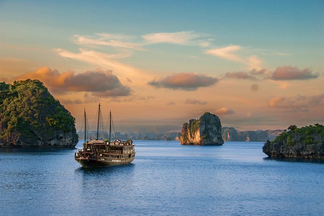 Private transfer between Hanoi and Halong - Toilet, Refreshment, and Photo Stops
