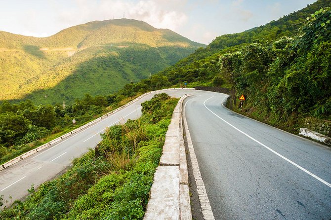 Private transfer from Hue to Hoi An with fabulous stops - Exploring the caves and shrines of Marble Mountains