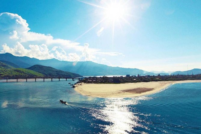 Private transfer from Hue to Hoi An with fabulous stops - What the driver does, and what he does not do