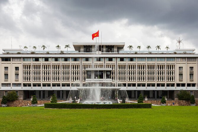 Private Walking Half Day Tour in Ho Chi Minh City - The People’s Committee Building and the city’s public face