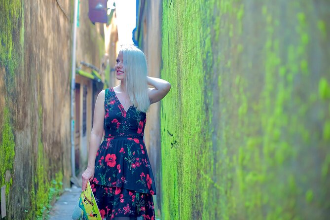 Professional Photography Tour Optional Ao Dai Dress in Hoi An - Stop one: Hoi An Ancient Town portraits