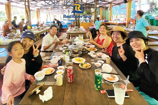 RED RIVER TOUR (Private tour): 4 ISLANDS TOUR BY SPEEDBOAT - May Rut Ngoai and the final swim