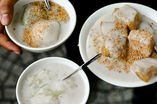 Saigon Food Tour on Scooter at Night - Meeting your guide at 6 p.m.