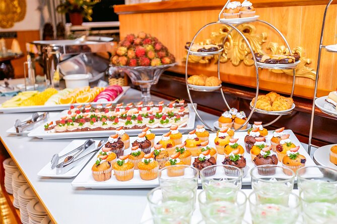 Saigon River Dinner Cruise: Buffet, Set Menu, Fine Dining (3hrs) - What the entertainment adds to the evening