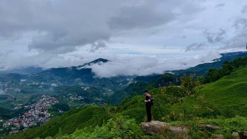 Sapa 2-Day Trekking Tour – Explore Villages & Scenic Trails - Day 1: Sapa to Y Linh Ho and Lao Chai