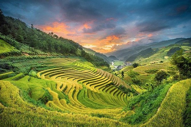 Sapa 2 Days 1 Night From Hanoi - Overnight in Hotel - Cat Cat Village: scenic, popular, and touristy
