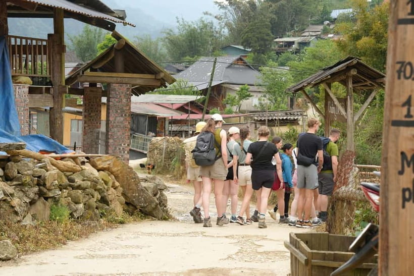 Sapa 3-Day Trekking Adventure from Hanoi - Hanoi to Sapa by VIP cabin bus