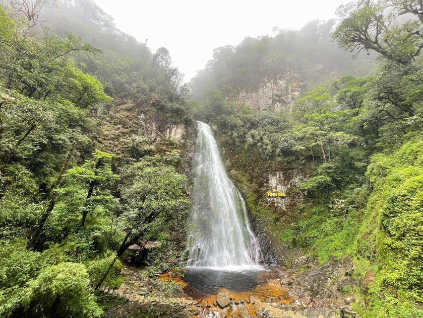 Sapa: Motorbike Tour 1 Day Visit Waterfalls & Local Villages - Lonely Tree and the view into Muong Hoa