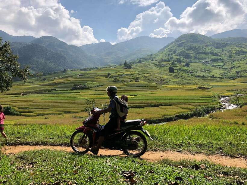 Sapa: Private Highlights Day Tour with Lunch - Ta Van’s scattered mountain hamlets