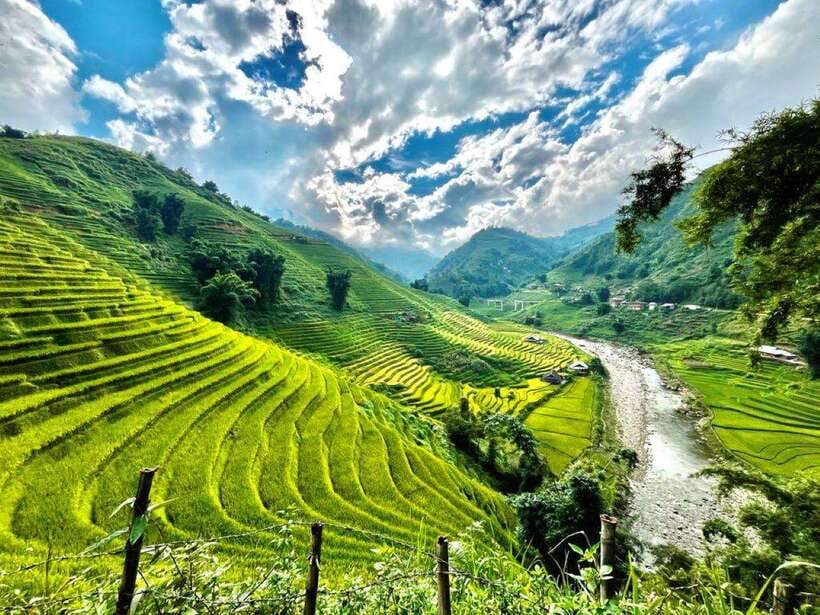 Sapa Trekking Bargains With Local Guide - Ta Van: a different village and an easy finish