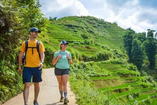 Sapa Trekking Tour 2 Days 1 Night By Bus - Choosing between a homestay and a hotel